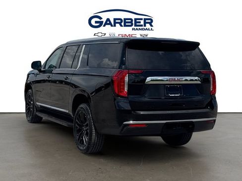 Used 2023 GMC Yukon XL SLT w/ SLT Premium Package AWD/4WD image 3