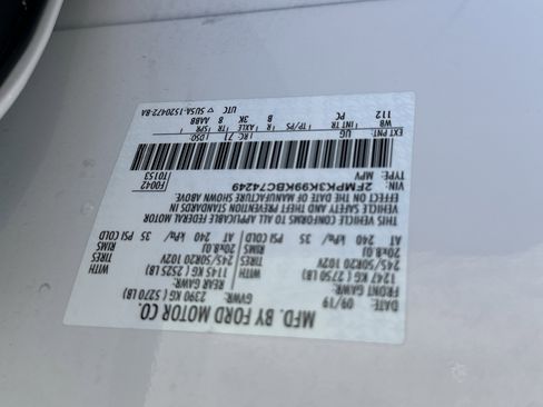 Used 2019 Ford Edge Titanium w/ Equipment Group 301A image 36