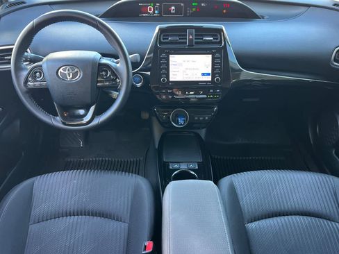 Used 2022 Toyota Prius Prime LE FWD image 4
