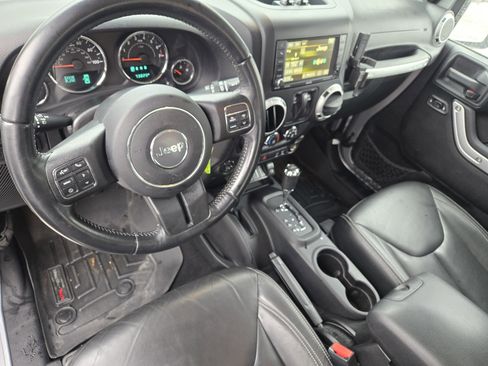 Used 2016 Jeep Wrangler Rubicon w/ Dual Top Group image 25