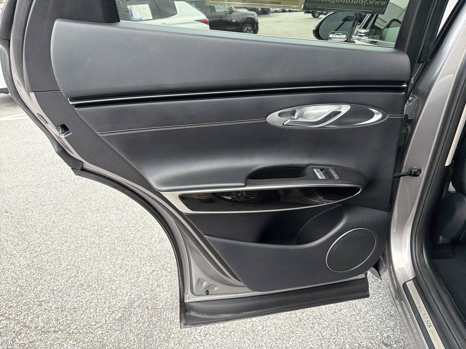 Used 2025 Genesis GV70 2.5T AWD/4WD image 21
