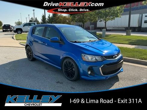 Used 2018 Chevrolet Sonic LT w/ Fun and Sun Package FWD image 1