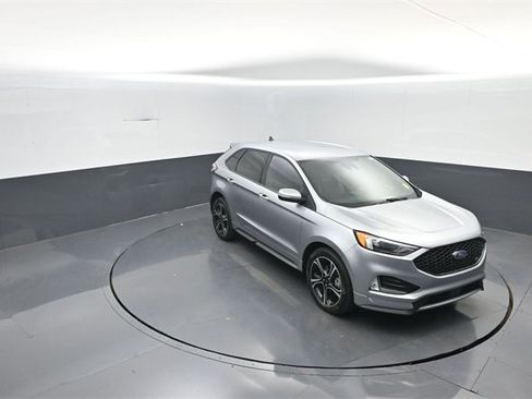 Certified 2020 Ford Edge ST image 25