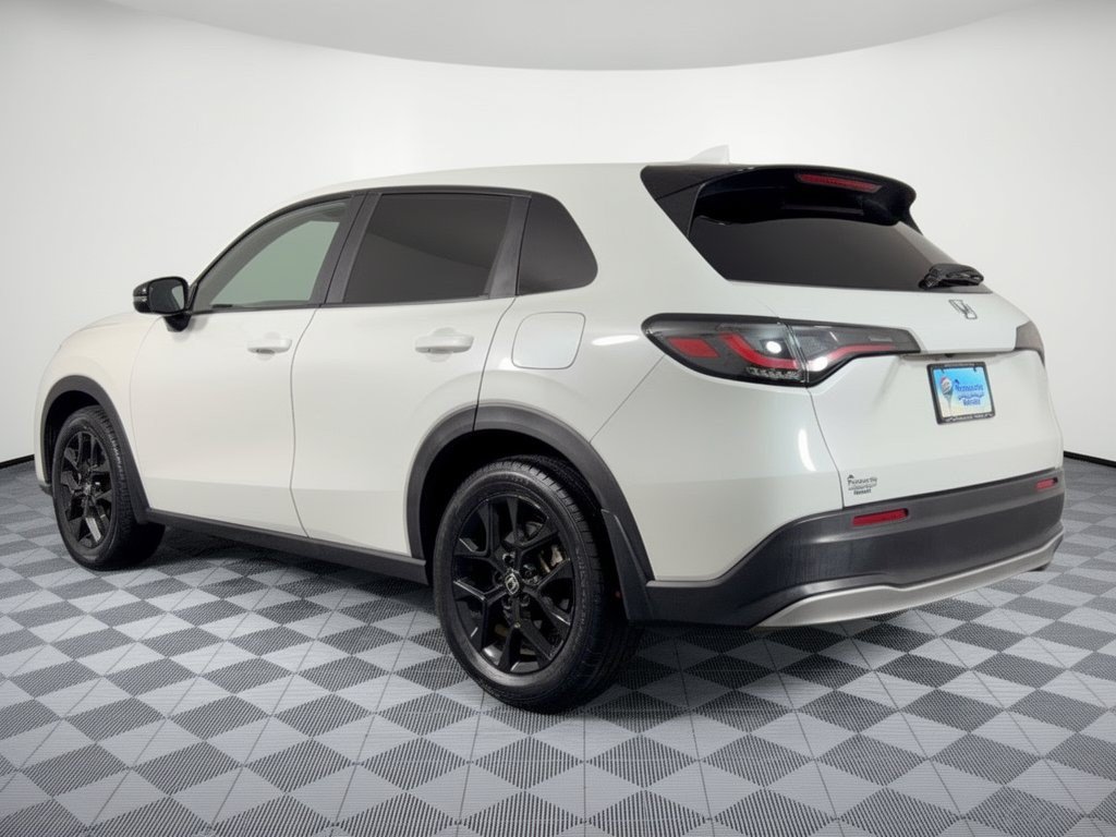 Used 2024 Honda HR-V Sport image 3