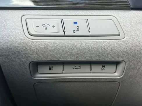 Used 2016 Hyundai Sonata Limited FWD image 18
