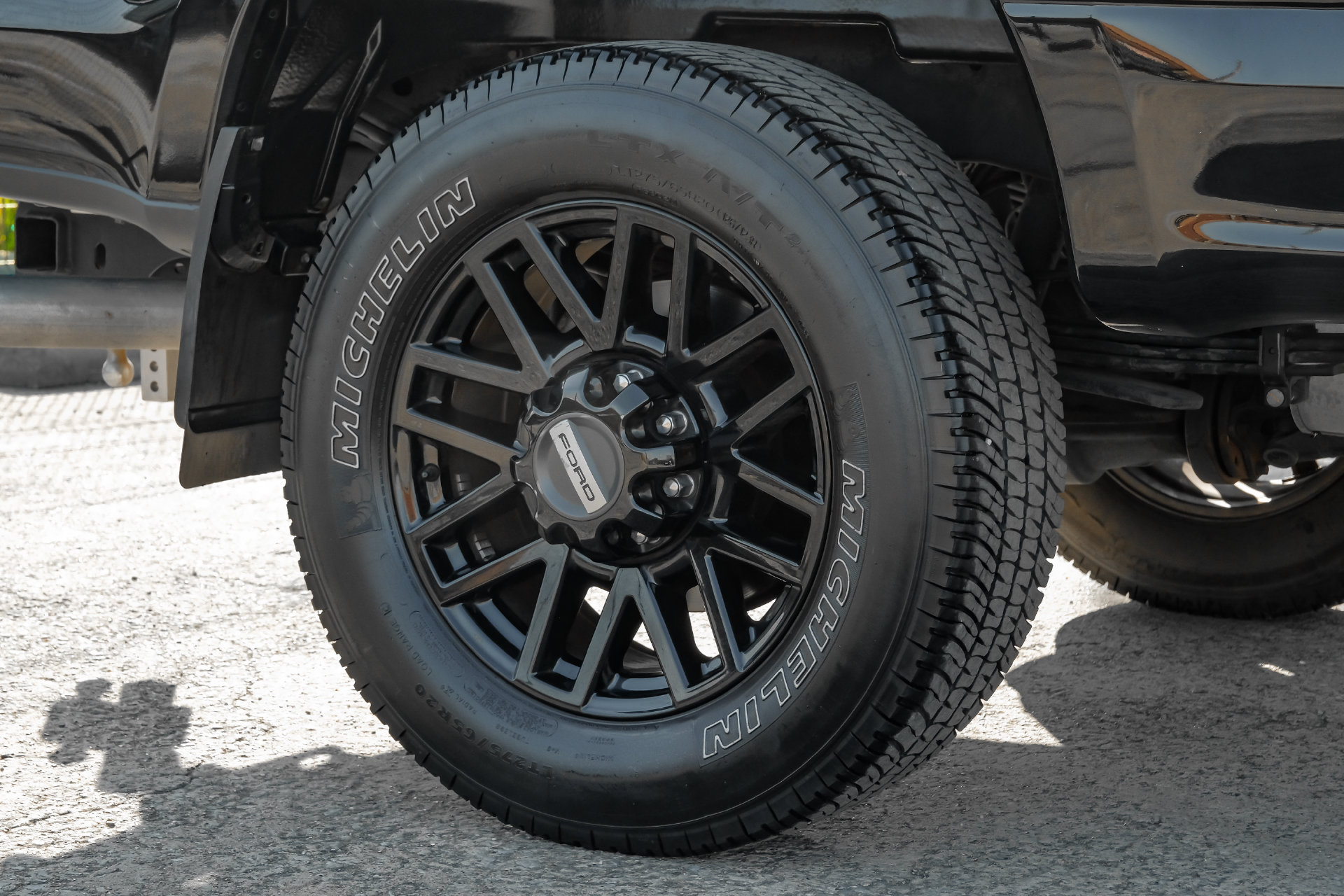 Used 2022 Ford F350 Lariat w/ Black Appearance Package AWD/4WD image 64
