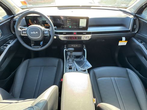 Certified 2025 Kia Sorento S w/ Panoramic Sunroof Package FWD image 22