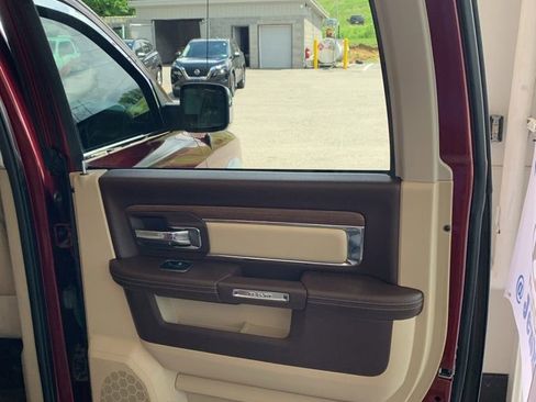 Used 2017 RAM 1500 Laramie w/ Convenience Group AWD/4WD image 13