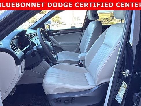 Used 2022 Volkswagen Tiguan SE R-Line image 9