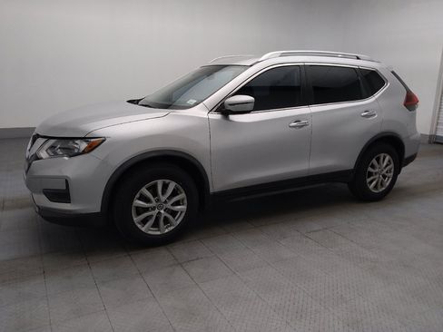 Used 2020 Nissan Rogue SV FWD image 2