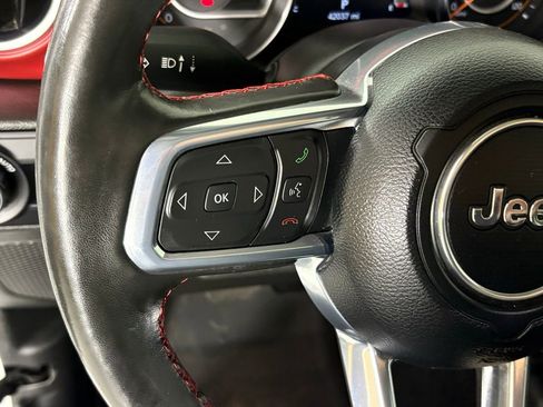 Used 2023 Jeep Gladiator Rubicon w/ Cold Weather Group image 22