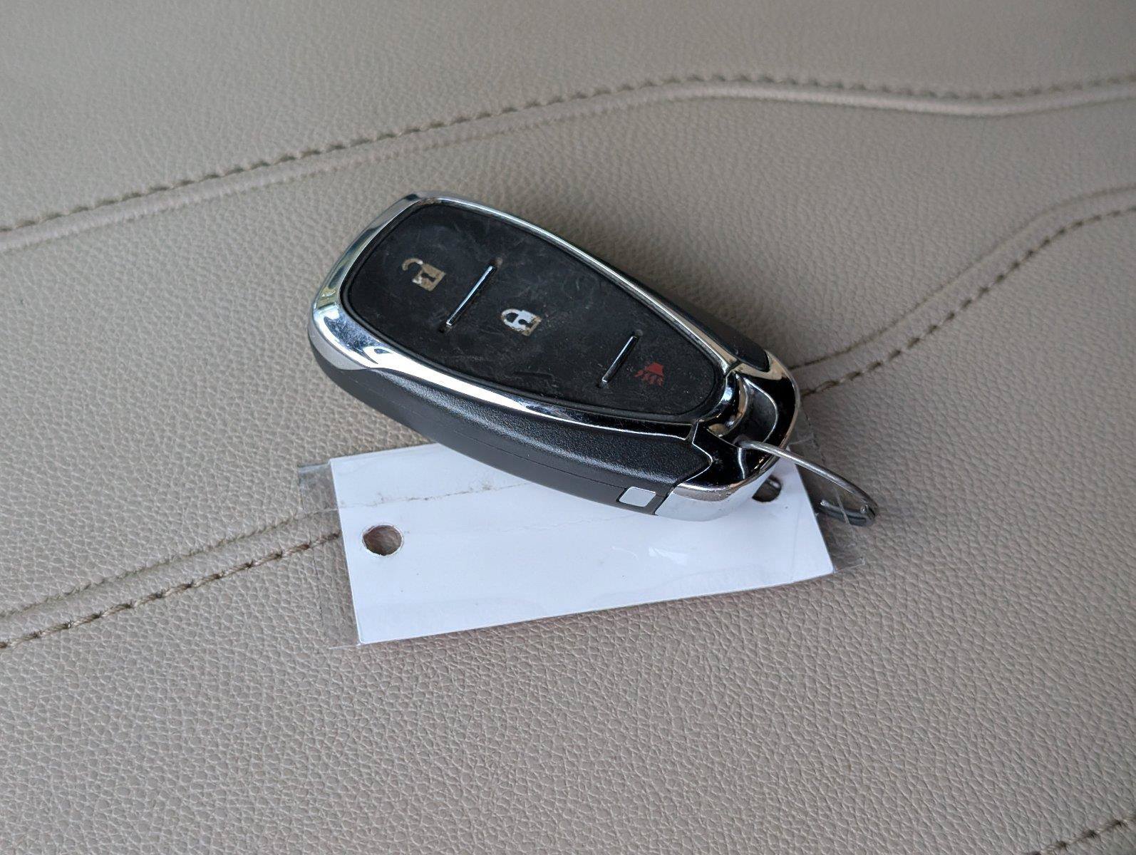 Used 2022 Chevrolet Traverse LS FWD image 15