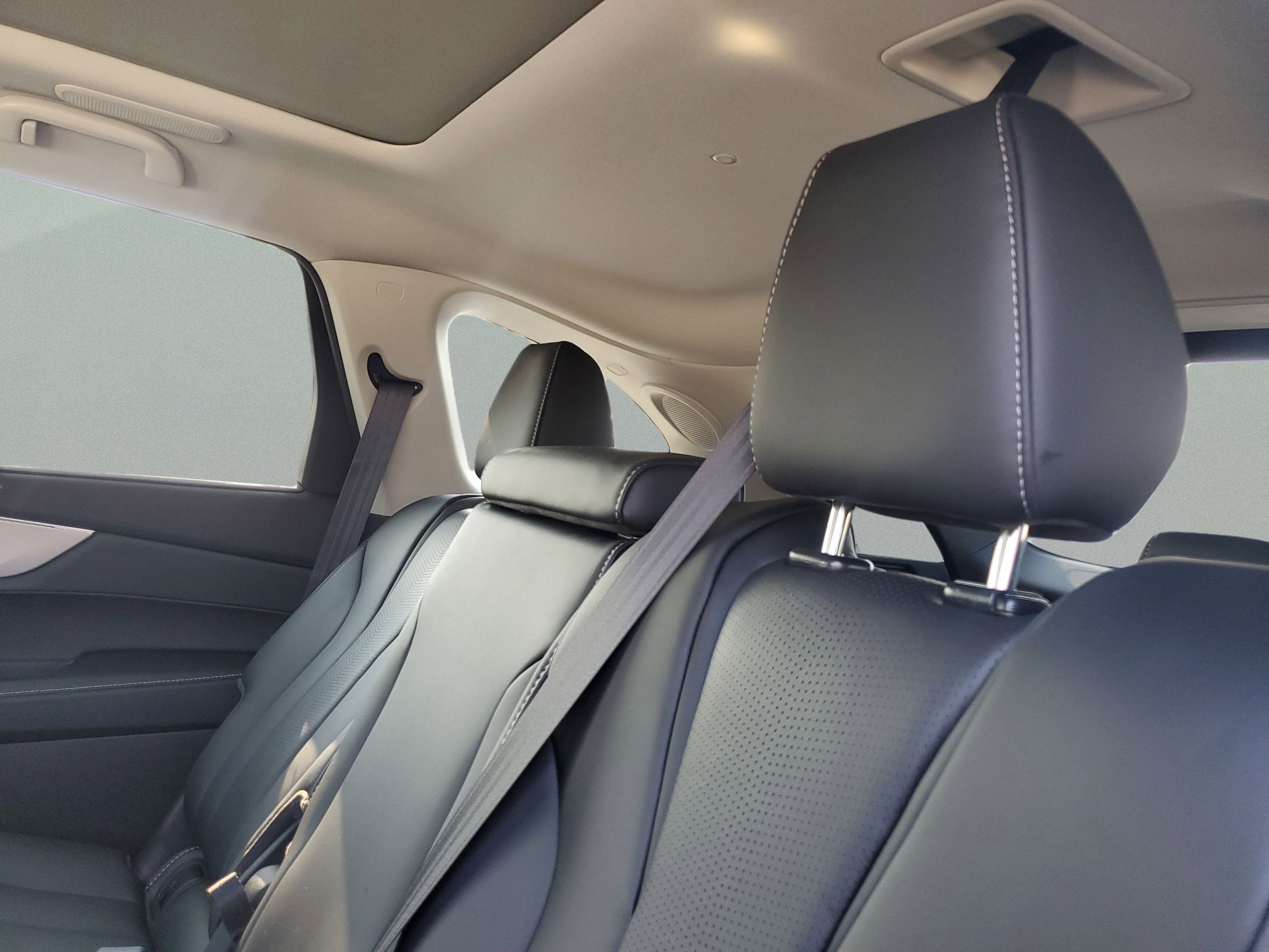 Certified 2026 Acura MDX w/ Technology Package FWD image 12