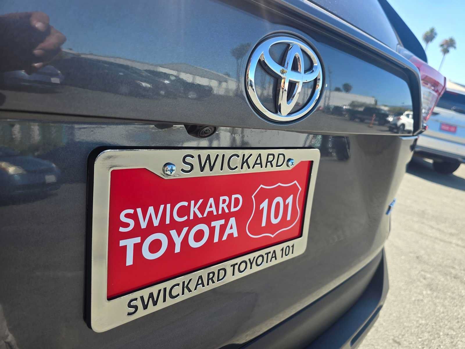 Used 2025 Toyota RAV4 XLE FWD image 13