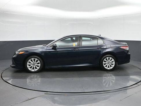 Used 2019 Toyota Camry LE FWD image 4