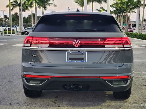 New 2026 Volkswagen Atlas Cross Sport SE FWD image 4