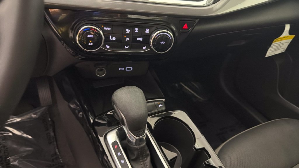 Certified 2024 Chevrolet Trax ACTIV w/ Sunroof Package FWD image 22