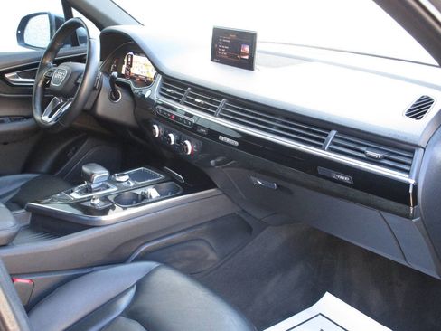 Used 2017 Audi Q7 3.0T Premium Plus w/ Premium Plus Package image 6