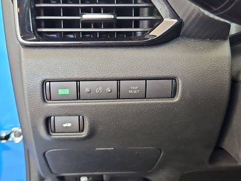 Used 2024 Nissan Sentra SV FWD image 15