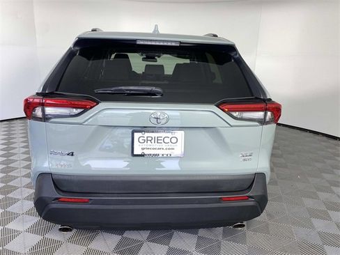 Used 2021 Toyota RAV4 XLE w/ Convenience Package image 7