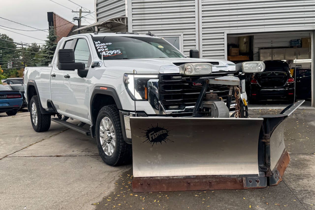 Used 2024 GMC Sierra 3500 Pro AWD/4WD image 1