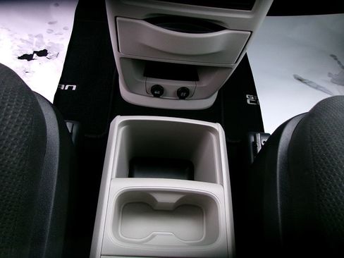 Used 2015 Dodge Grand Caravan SE w/ Quick Order Package 29E SE image 17