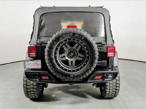 Used 2015 Jeep Wrangler Unlimited Sport w/ Quick Order Package 24S AWD/4WD image 6