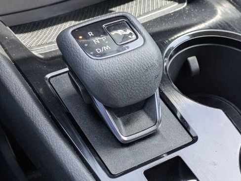 Used 2023 Nissan Rogue SV image 22