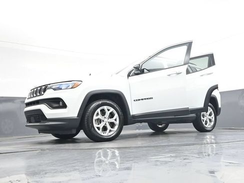 Used 2024 Jeep Compass Latitude AWD/4WD image 44