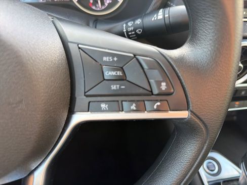 Used 2024 Nissan Sentra SV FWD image 24