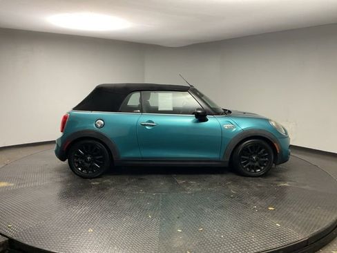 Used 2017 MINI Cooper S image 8