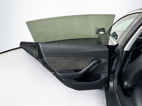 Used 2018 Tesla Model 3 Long Range image 24