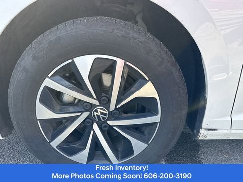 Used 2025 Volkswagen Jetta S image 9
