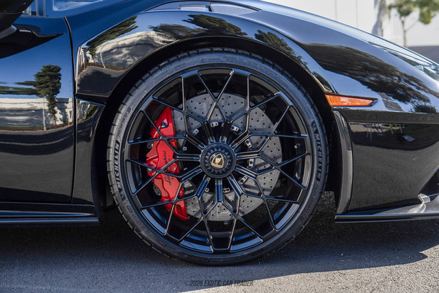 Used 2021 Lamborghini Huracan STO RWD image 79