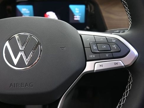 New 2026 Volkswagen Atlas SE FWD image 2