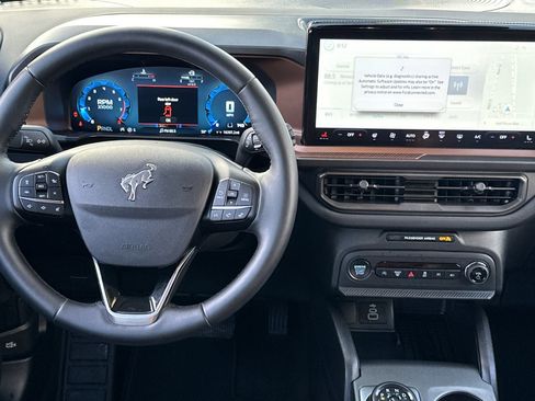 Used 2025 Ford Bronco Sport Outer Banks w/ Outer Banks Tech Package+ image 13