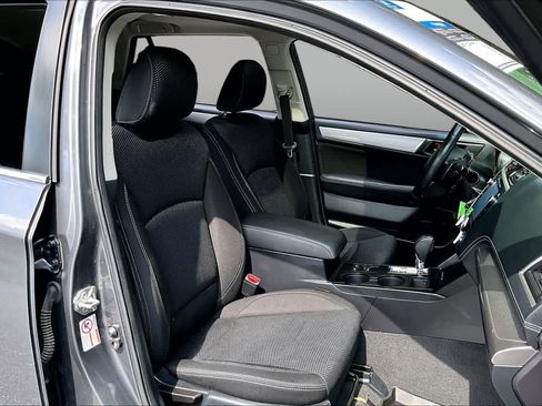 Used 2018 Subaru Outback 2.5i Premium AWD/4WD image 9