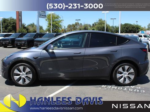 Used 2021 Tesla Model Y Long Range AWD/4WD image 2