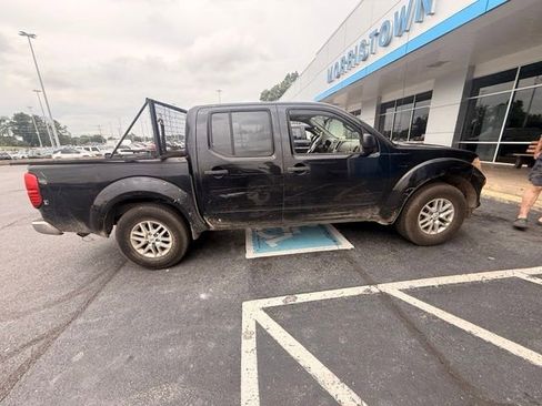Used 2015 Nissan Frontier SV AWD/4WD image 4