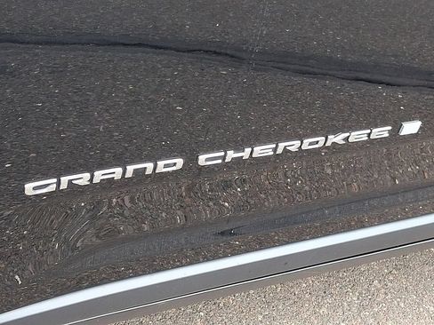 Used 2023 Jeep Grand Cherokee Limited AWD/4WD image 34