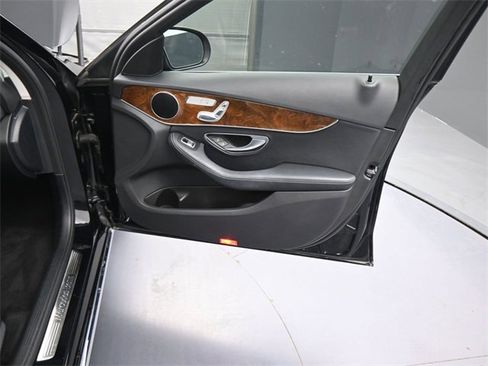 Used 2017 Mercedes-Benz C 300 4MATIC Sedan image 11