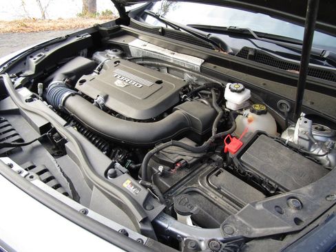 Used 2023 Cadillac XT4 Premium Luxury w/ Cold Weather Package image 31