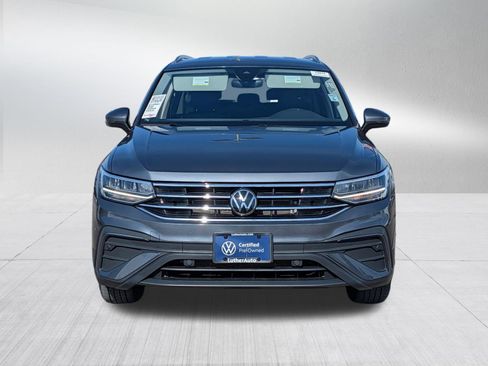 Certified 2024 Volkswagen Tiguan SE image 2
