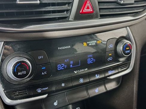 Used 2019 Hyundai Santa Fe Limited image 16