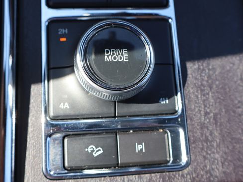 Used 2024 Ford Expedition Platinum image 31