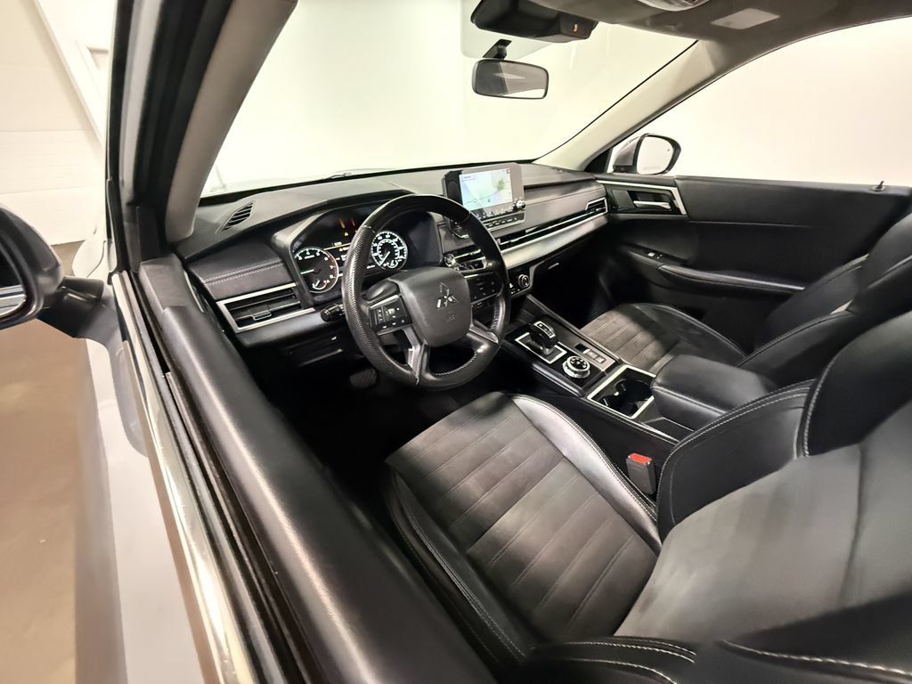 Used 2024 Mitsubishi Outlander SE AWD/4WD image 60