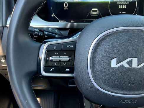 Used 2023 Kia Sorento SX image 17