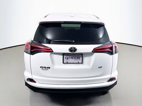 Certified 2018 Toyota RAV4 LE image 6