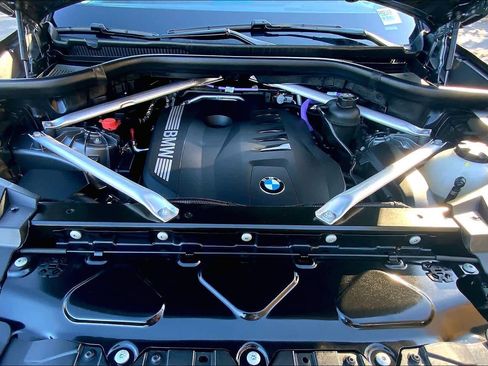 Used 2024 BMW X5 xDrive40i w/ Premium Package image 57