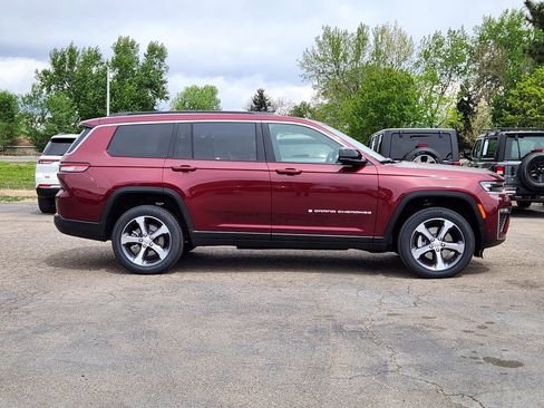 New 2026 Jeep Grand Cherokee L Limited w/ Luxury Tech Group II AWD/4WD image 2